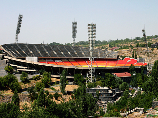 Стадион Храздан